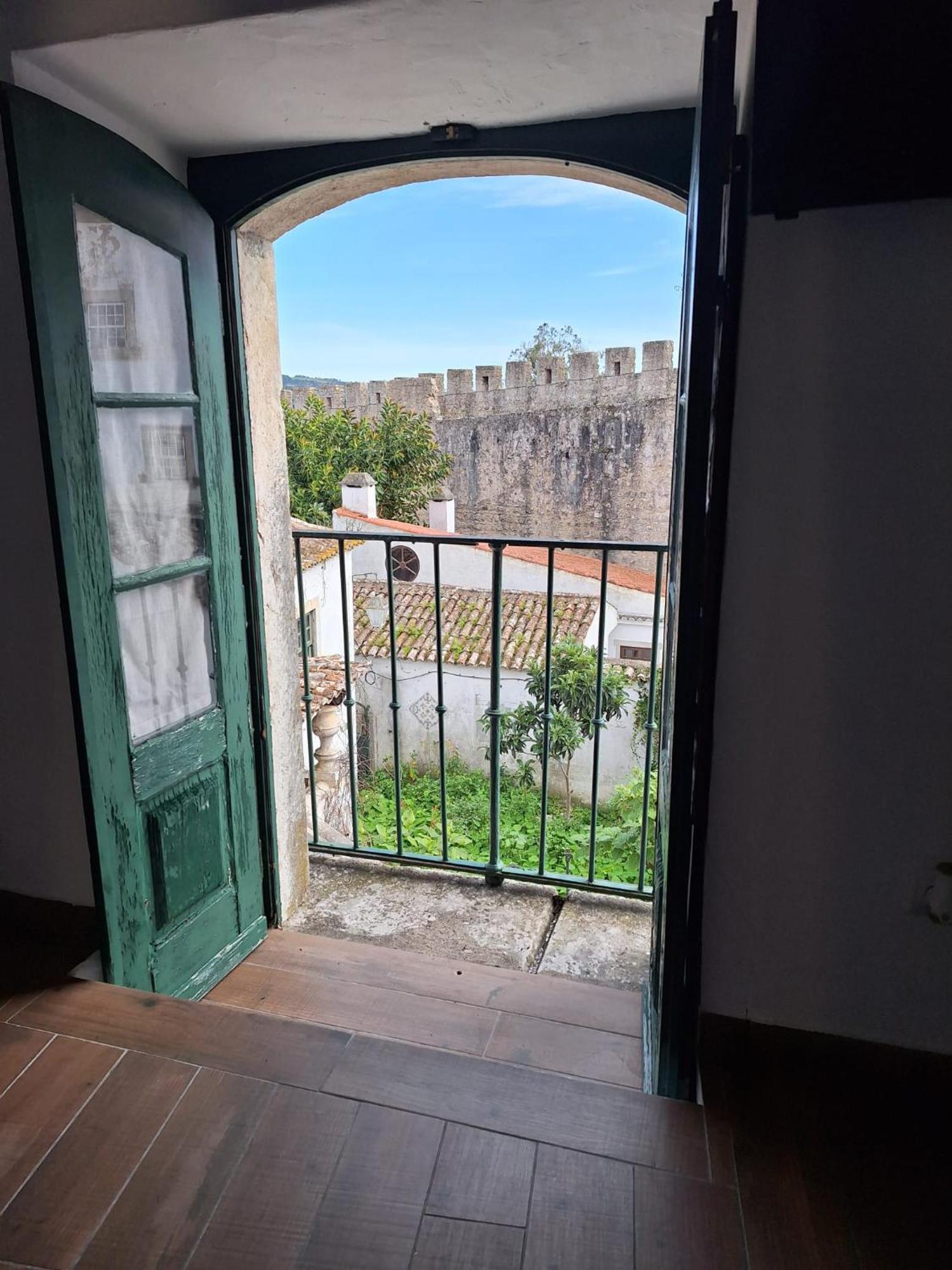 Lovin Book Guesthouse Óbidos Exterior foto